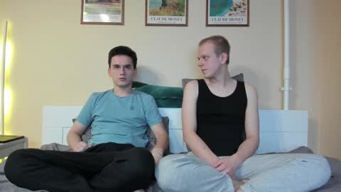 Thomas brunette and Alex blond online show from December 6, 4:55 pm