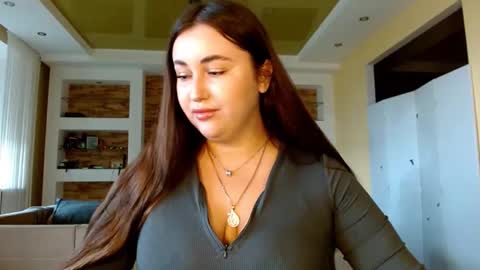 Elizabeth  online show from October 6, 6:42 am