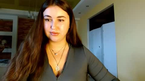 Elizabeth  online show from November 25, 8:35 am