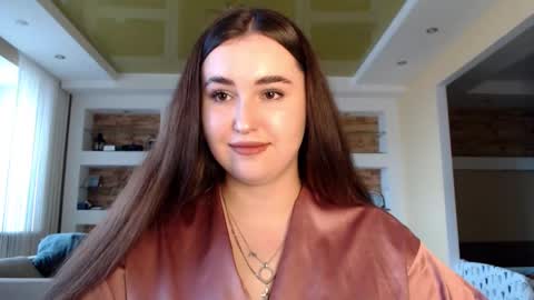 Elizabeth  online show from January 6, 9:52 am