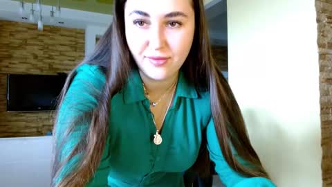 Elizabeth  online show from September 27, 9:07 am