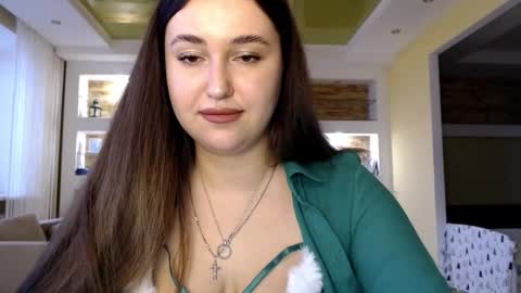 Elizabeth  online show from December 31, 11:42 am