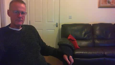 Snapshot of seakrait chatting on October 5, 8:27 pm seakrait online show from October 5, 8:27 pm
