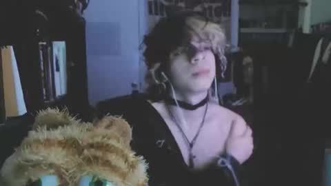 Moxie online show from March 12, 2:04 am