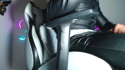 Sebastian online show from November 10, 11:07 pm