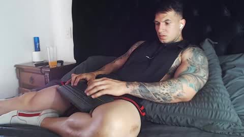 Sebastian online show from April 4, 8:05 pm