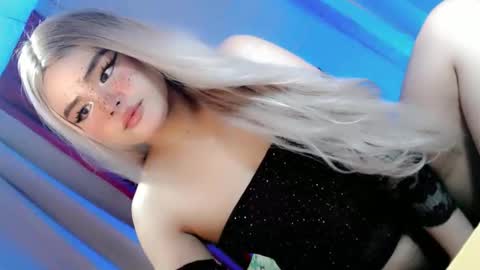 kwen online show from March 19, 6:02 pm