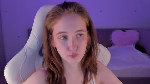 Snapshot of secret_elly_ chatting on October 26, 9:36 pm Elly online show from October 26, 9:36 pm