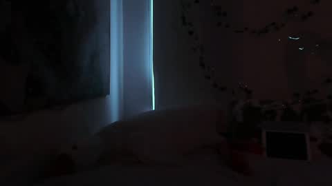 Anna online show from March 5, 8:54 am