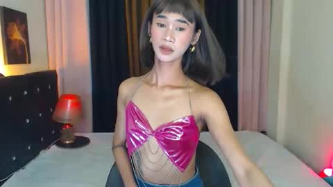 ashly online show from April 13, 3:49 pm