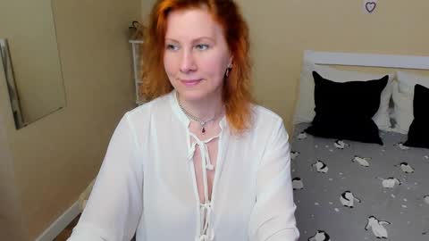 Snapshot of seductive_foxy_ chatting on September 17, 3:48 pm seductive_foxy_ online show from September 17, 3:48 pm