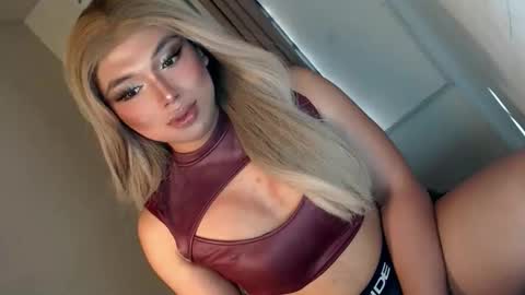 Deluxe online show from May 3, 7:36 am