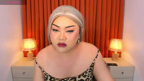 Natalie Mefford online show from February 27, 9:36 pm