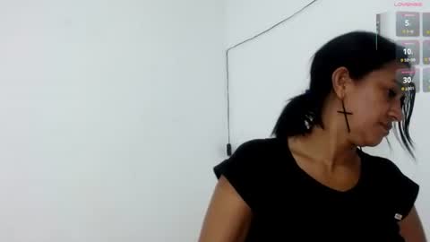 Estefany online show from June 18, 1:05 pm