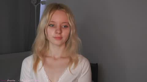 See Its honey bunny  im Lana online show from July 25, 1:20 pm