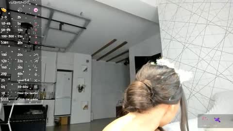 Akira Youri online show from October 11, 2:11 pm