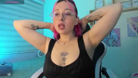 Yeyis  online show from March 31, 1:28 am