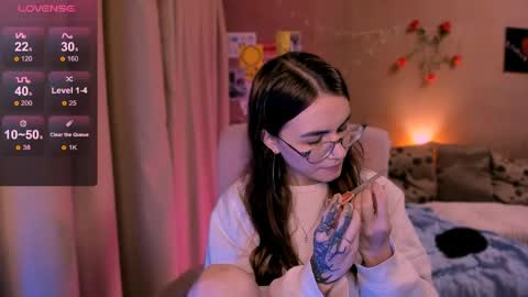 selectrra online show from April 24, 8:33 pm