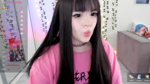 Snapshot of selena___cute chatting on February 26, 10:05 am Selena online show from February 26, 10:05 am