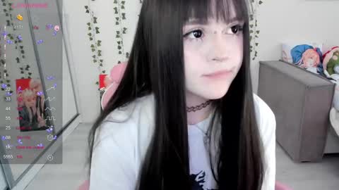 Snapshot of selena___cute chatting on February 25, 9:42 am Selena online show from February 25, 9:42 am