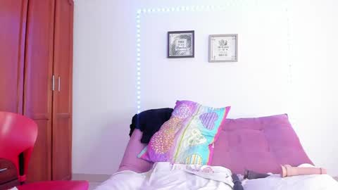 Karen online show from April 13, 2:43 pm