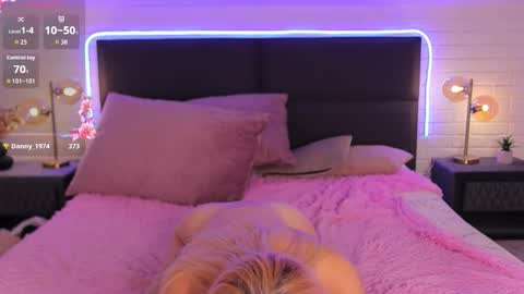 Selena Lily online show from October 4, 6:44 am