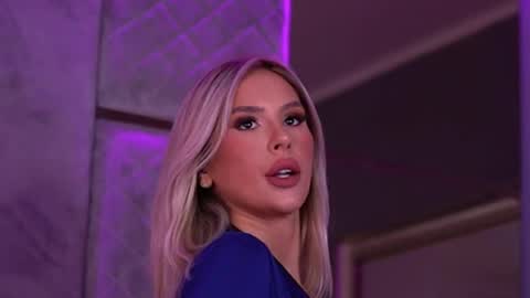 Selena online show from April 1, 9:21 am