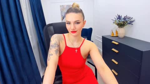 selenaemoore online show from February 21, 6:27 am