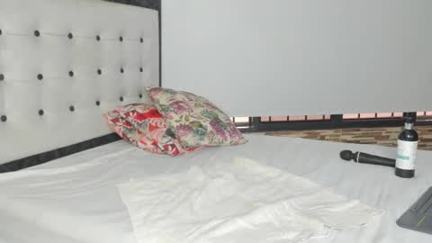  Selena  online show from February 14, 1:29 pm