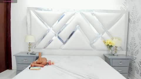 Selena reyess online show from September 29, 8:30 pm