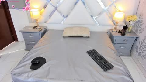 Selena reyess online show from January 12, 1:51 pm