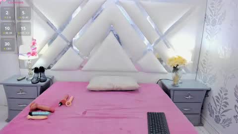 Selena reyess online show from October 14, 10:24 pm