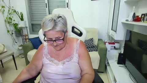 Selenna online show from May 17, 5:33 pm