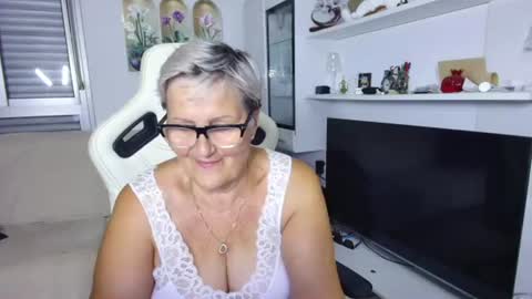 Selenna online show from July 16, 6:11 pm