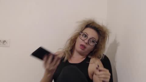 Selenna online show from October 30, 5:13 pm