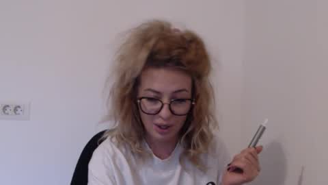 Selenna online show from November 5, 12:29 pm