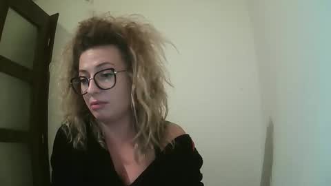 Selenna online show from September 27, 8:17 pm