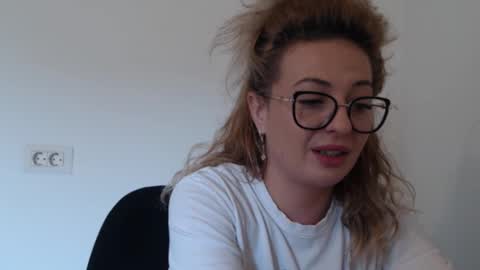 Selenna online show from October 23, 11:01 am