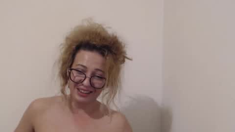 Selenna online show from November 7, 4:09 pm