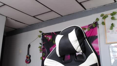 Ask me online show from April 1, 1:41 pm