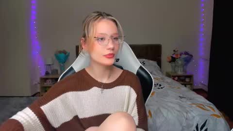 Simon and Alice online show from September 21, 8:24 pm