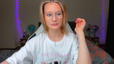 Simon and Alice online show from September 13, 9:39 pm