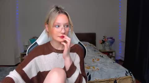 Simon and Alice online show from October 30, 8:42 pm