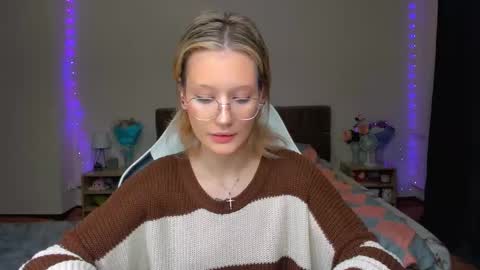 Simon and Alice online show from September 12, 9:28 pm