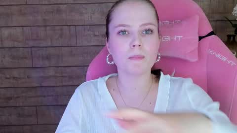 Snapshot of selinswarovski chatting on September 15, 10:00 pm SelinSwarovski online show from September 15, 10:00 pm