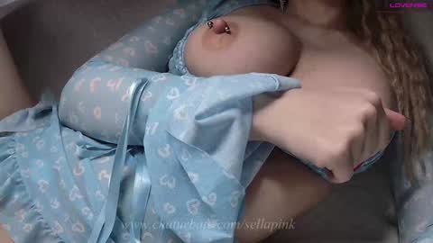Snapshot of sellapink chatting on February 5, 4:58 pm My name is Sella and im Bisexual online show from February 5, 4:58 pm
