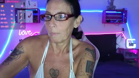 Selvaggia Del Caribe online show from January 8, 4:33 pm