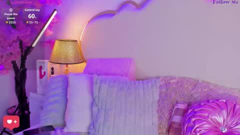 Sennia online show from October 18, 4:22 pm