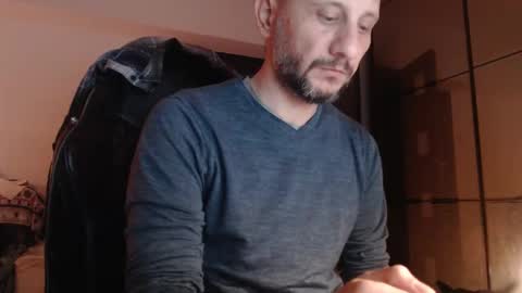 senorneby online show from January 12, 6:04 pm