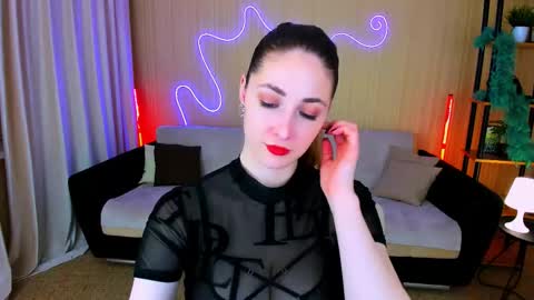 sensitiveheartt online show from November 5, 7:38 pm